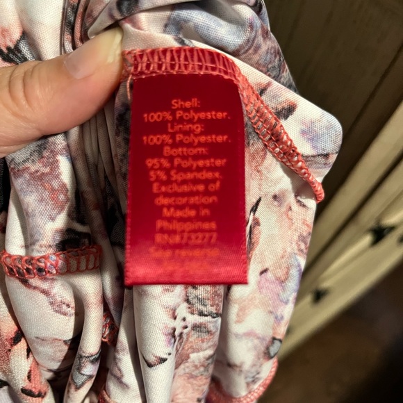 Jennifer Lopez Loose Fitting Blouse - Picture 6 of 6